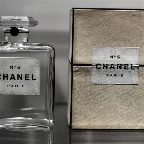 molotov chanel perfume|The sweet smell of success: the story behind Chanel No 5’s .